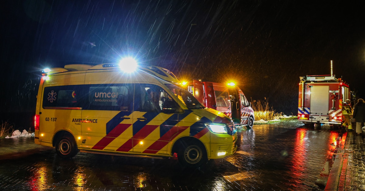 Ernstig gewonde uit water gehaald langs Zuiderrak in Sneek