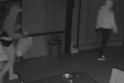 Inbrekers slaan in enkele minuten toe in Eindhoven: gouden sieraden en luxe tassen weg, daders al ma