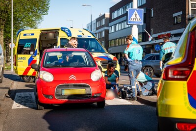 Vrouw gewond na botsing met auto op de Slinge in Rotterdam