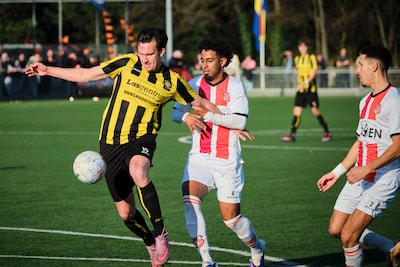 Kraker tussen VFC en SVC’08 met vuurwerk en goal na tien seconden: ‘Voelde de wedstrijdspanning van 