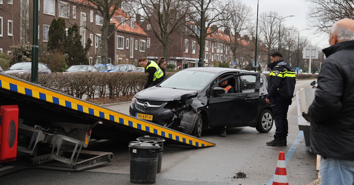Automobilist gewond bij ongeval in Laan van Nieuw Oosteinde in Voorburg