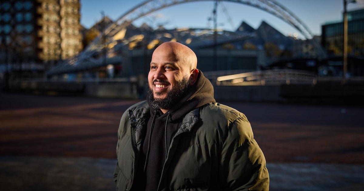 Musa (33) moest als kind knokken om te overleven, nu komen mensen voor ...