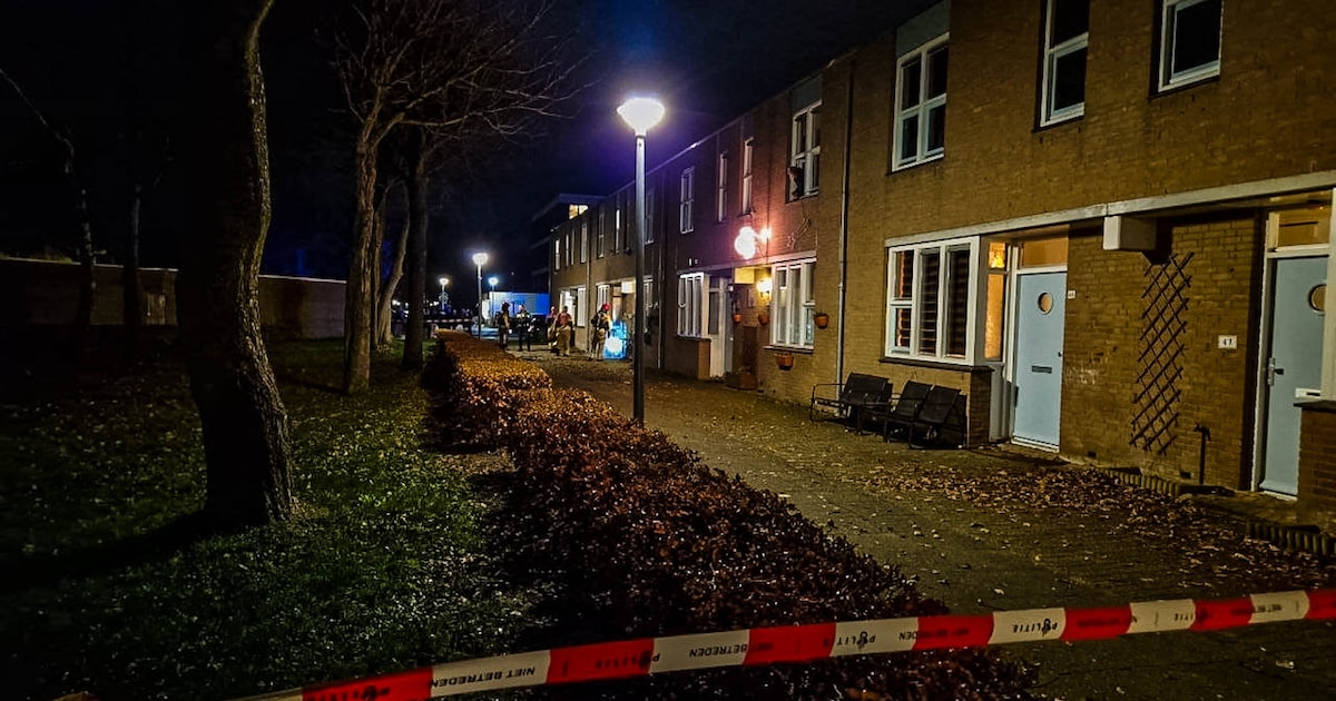 Explosie bij woning aan Kimwierde in Almere