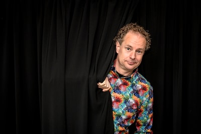 Oudejaarsconference Arie Vuyk verstoord door luidruchtige bezoeker