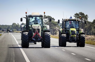 Politie houdt tractoren die morgen de snelweg oprijden niet tegen, maar grijpt wel in als ze de weg 