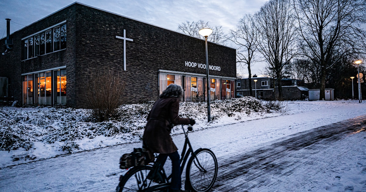 Kerk in Amsterdam-Noord opent deuren voor daklozen tijdens vrieskou: ‘Het is veel te koud en gevaarl