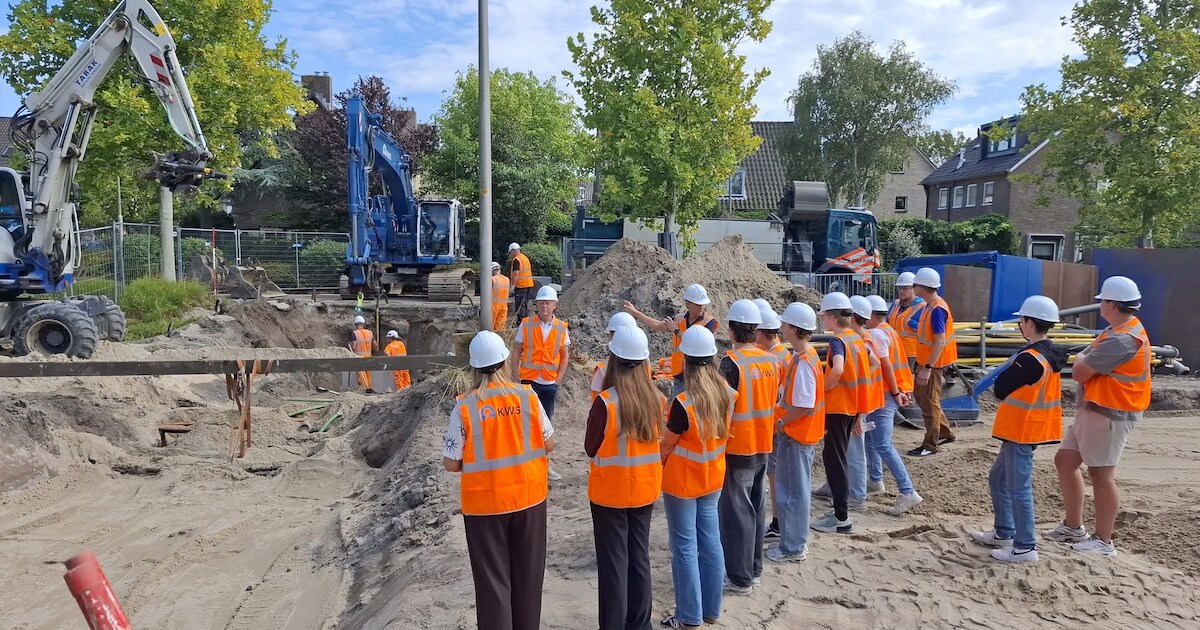 Technasiumleerlingen bezoeken bouwprojecten van gemeente Uitgeest