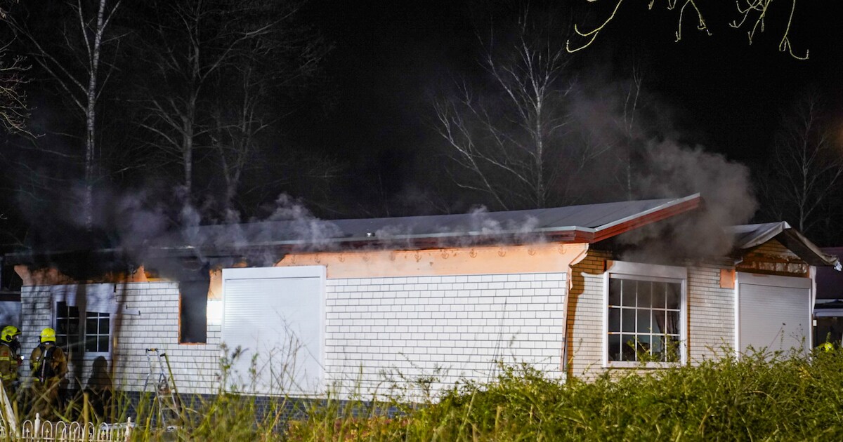 Middelbrand op Vijverpad in Warnsveld