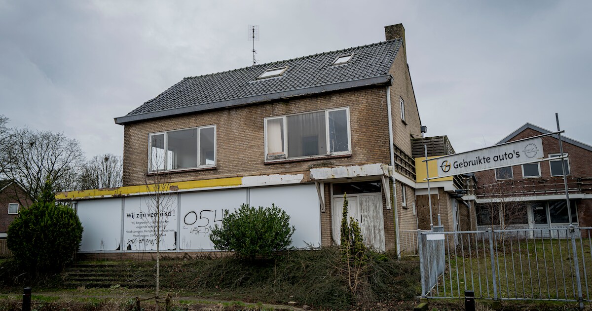 Na jaren vertraging: sloop garagepand Hartgerink in Eibergen in zicht