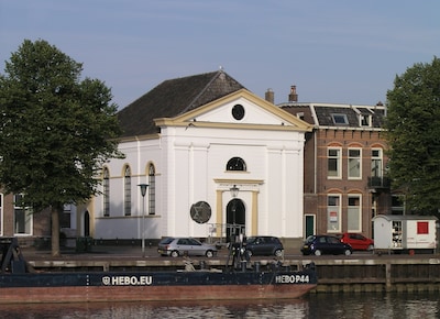 Derde oorlogswandeling in Kampen belicht geschiedenis van Joodse inwoners