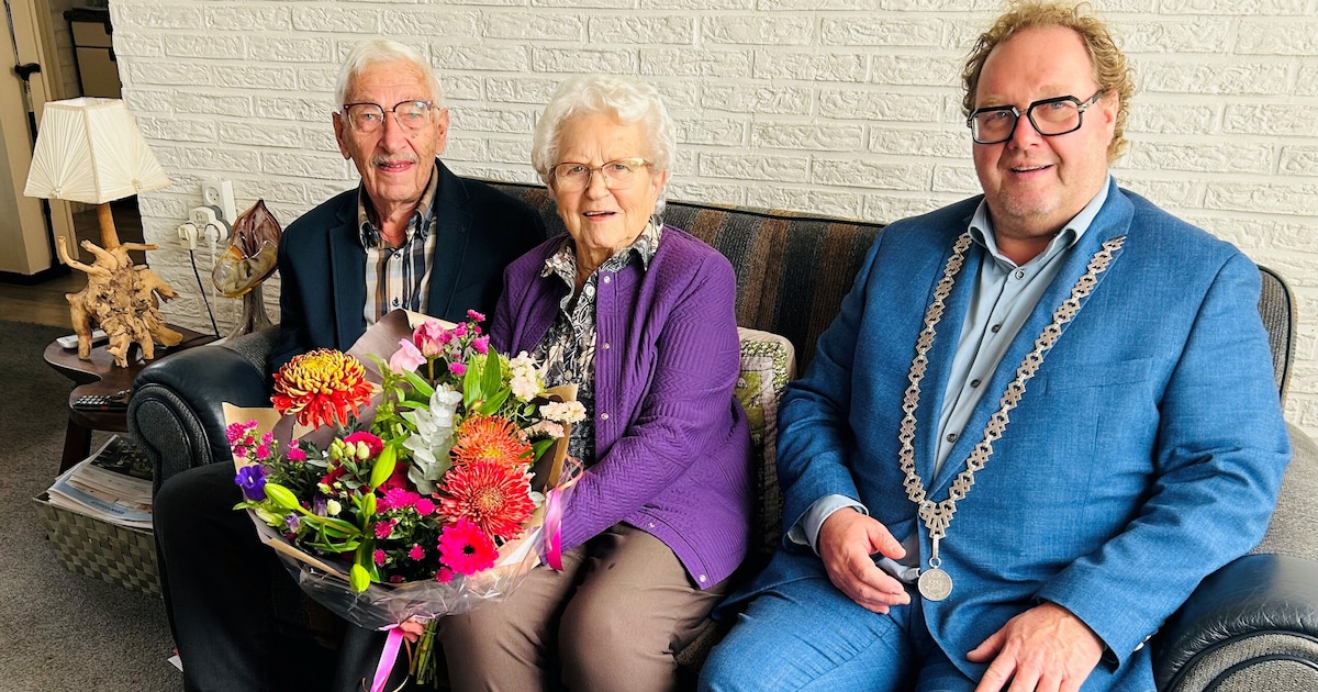 Hendrik en Wiechertje Pater vieren zestigjarig huwelijk in Oude Pekela