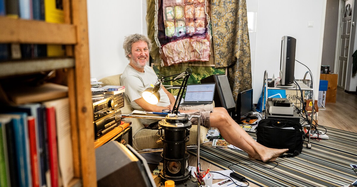 Woonkamer van Rob heeft geen ramen: de ruimte is omgeven door doeken