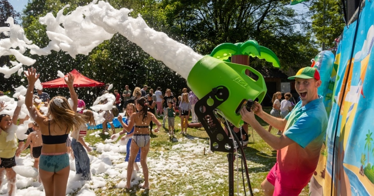 Bel en Schuimparty bij zwembad Tropiqua in Veendam