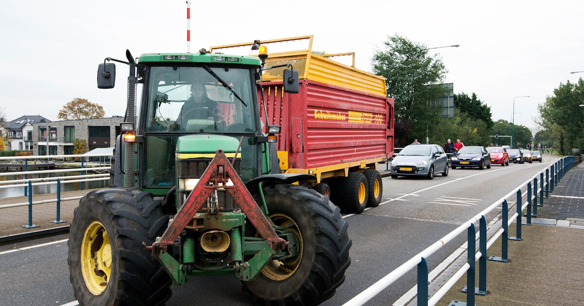 Rechter: Boeren moeten voortaan om Uithoorn heen rijden
