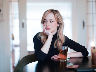 Achterhoekse Guusje (28) is hoogblond, maar schittert in stermusical als roodharige krullenbol