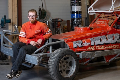 Voormalig schaatstalent Joep Stubbe stort zich op de autosport: ‘Het is altijd mijn droom geweest’