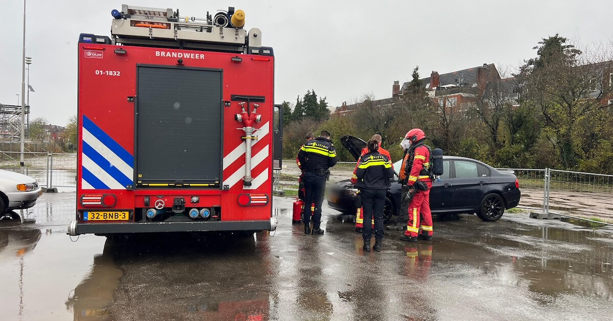 Auto in brand op Zaanstraat in Groningen