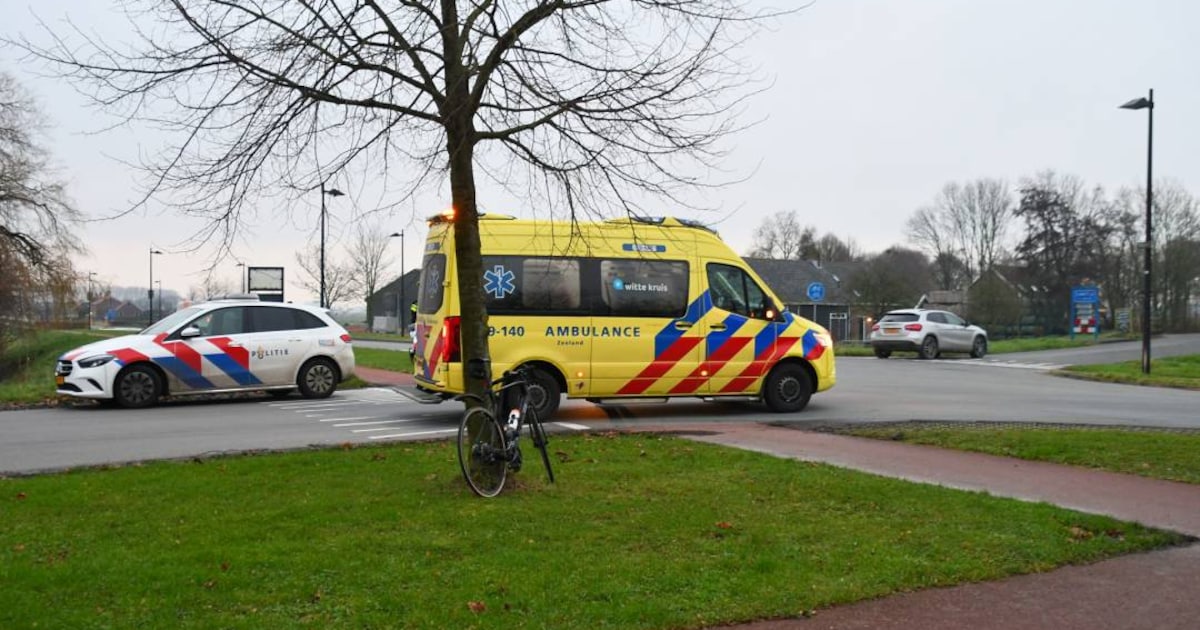 Fietser gewond bij ongeluk Postweg Lewedorp | Foto