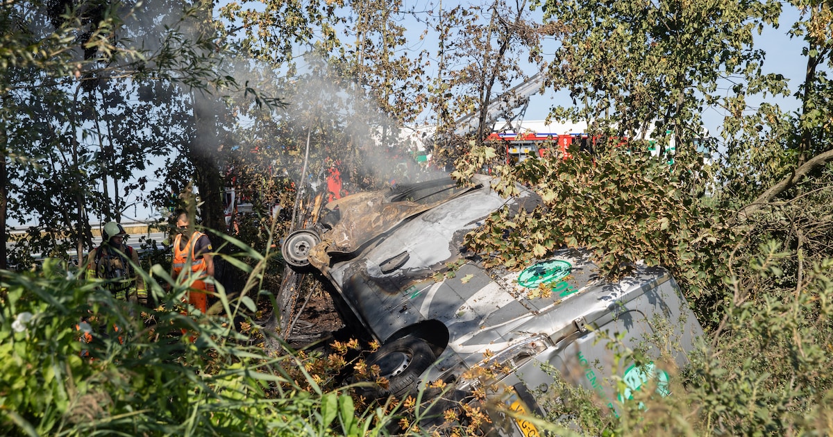 Autobrand na ongeval op A1 bij Baarn: twee rijstroken weer vrijgegeven