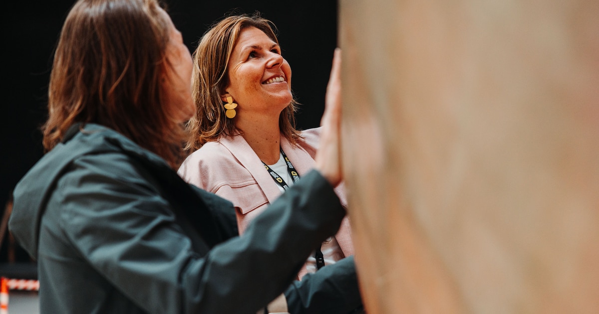 kunstinstallatie EGG van Studio Puck van Dijk wordt feestelijk geopend in Vlissingen