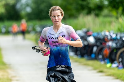 Utrechtse Kyra Meulenberg pakt Europese triatlontitel: ‘Het is een droom en ik wil dit’