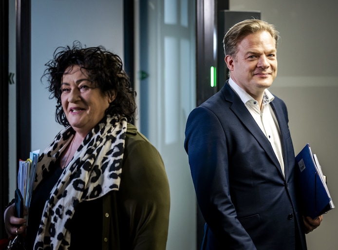 Caroline van der Plas (BBB) en Pieter Omtzigt (NSC) tijdens de formatie van het kabinet. Daarin werd afgesproken dat de pensioenhervorming een vrije kwestie is. NSC legt nu met steun van BBB een voorstel neer om de pensioenwet aan te passen.
