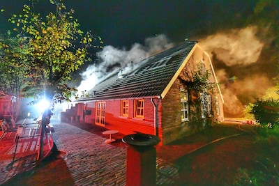 Burgemeester biedt troost bij grote brand: ‘Zijn jas werd mijn houvast’