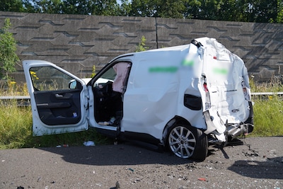 Man zwaargewond bij ernstig ongeval met meerdere voertuigen op A59 bij Empel