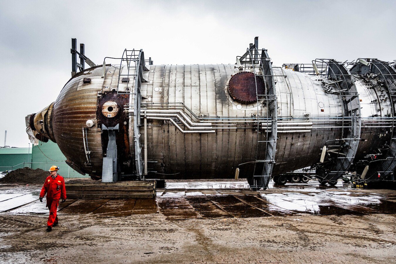 Groot onderhoud bij Shell in Pernis, en dat heeft wat om handen ...