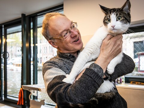 Kattenprofessor weet het na diepgravend onderzoek zeker: katten zijn socialer en slimmer dan we dachten