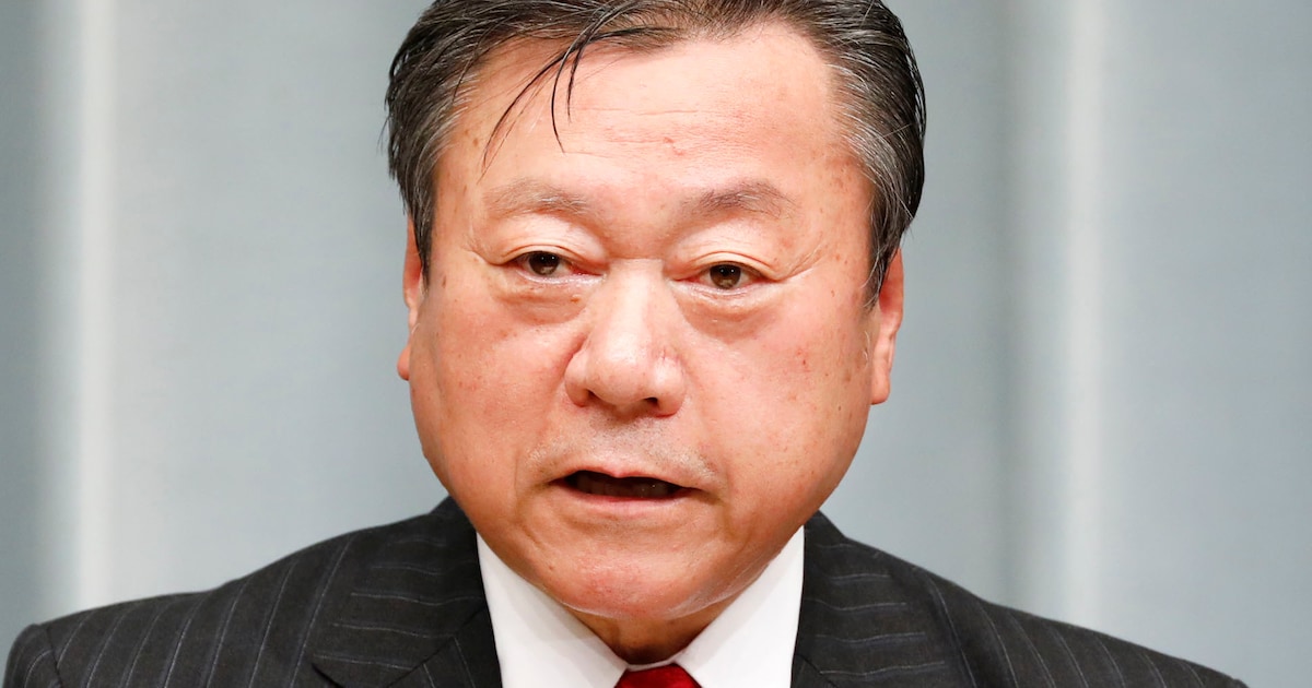 USB-poort? Japanse digiminister heeft nooit een computer bediend ...
