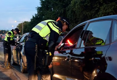Rij-instructeurs en leerlingen blijken bij controles onder invloed