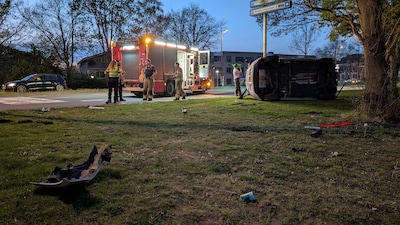 Auto slaat over de kop bij ongeval in Doetinchem