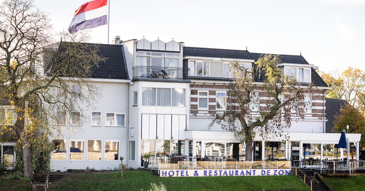 Hotel in Ommen blijft nareizigers opvangen: ‘Kamers verhuren is mijn werk’
