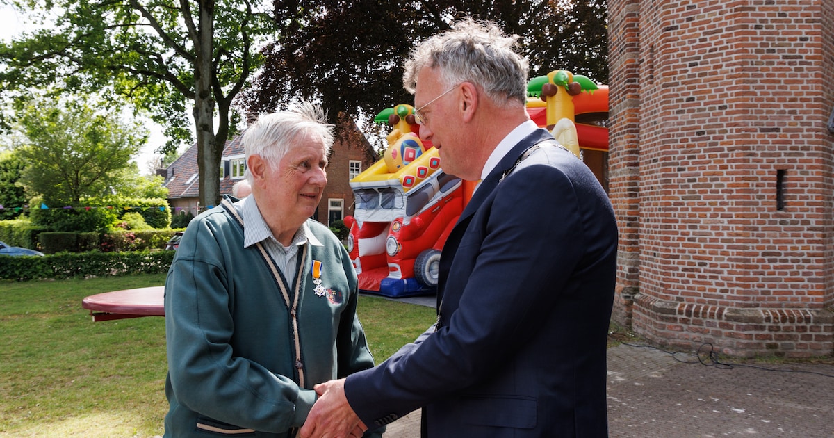 Haarense torenwachter krijgt lintje: Toon van den Hurk zet zich al sinds 1977 in voor Oude Toren