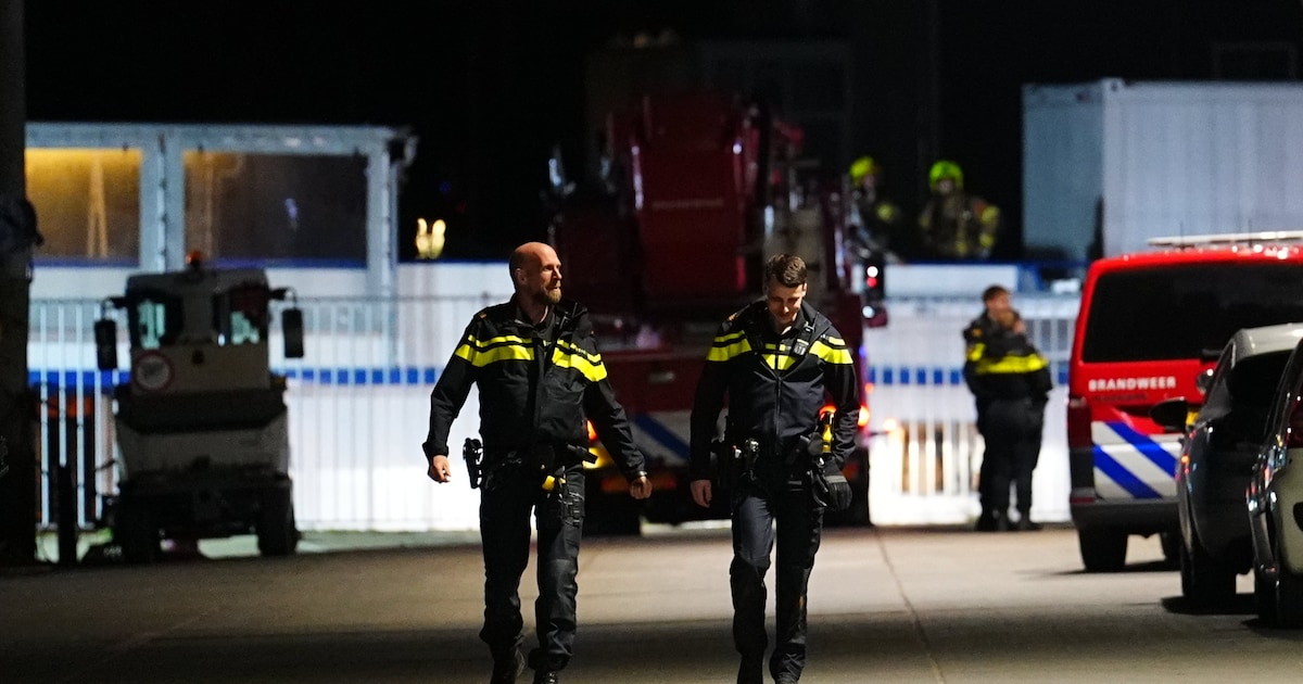 Asielschip in Maassluis ontruimd na klein brandje