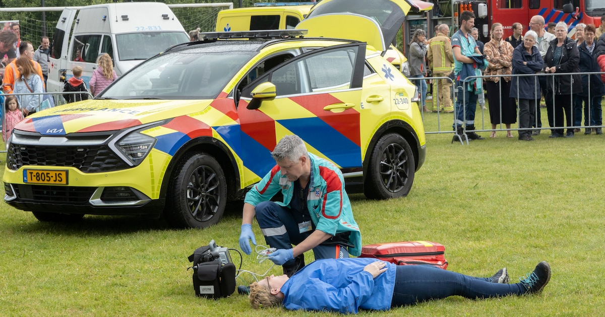 Ambulancezorg Groningen houdt open dag bij vernieuwde ambulancepost in Niebert