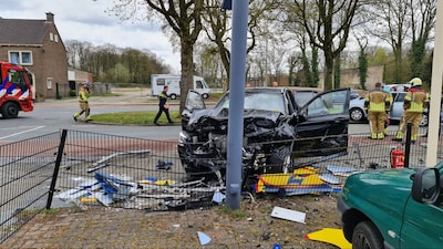 Enschedeër trakteert zichzelf op een snelle BMW, maar dan gaat het vreselijk mis