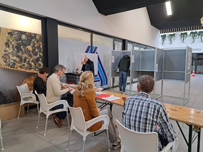 Mopperen over de enorme lap papier en kritiek op debatten: ‘Ik had eigenlijk niet willen stemmen’