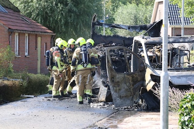 Gasfles explodeert bij brand: camper helemaal uitgebrand in Altforst