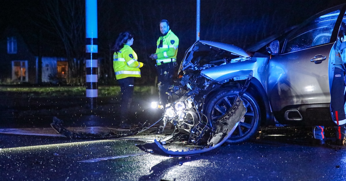 Auto's op elkaar gebotst op kruising in Scheemda