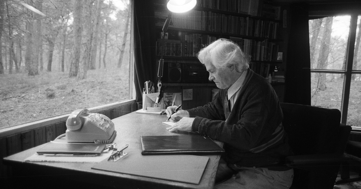 Schrijversmuseum Luyksgestel opent bezoekerszuil