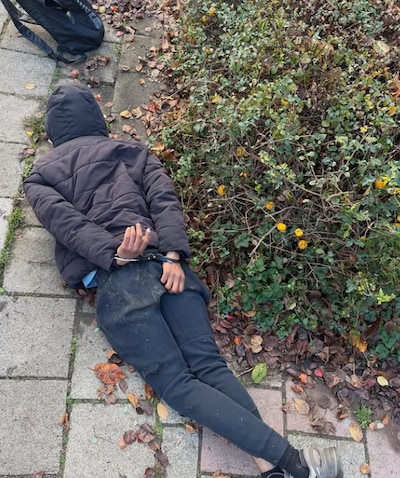 Drugsdealer opgepakt in Eindhoven: had niet door dat handhavers naast hem stonden
