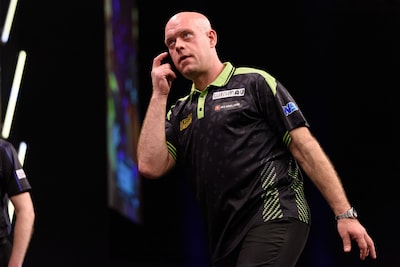 Michael van Gerwen opnieuw pijnlijk onderuit in eerste ronde, sensationele nederlaag Luke Littler