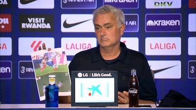 Atlético Madrid print ook een A4’tje als reactie op actie José Mourinho: ‘Stop intimidatie van scheidsrechters’