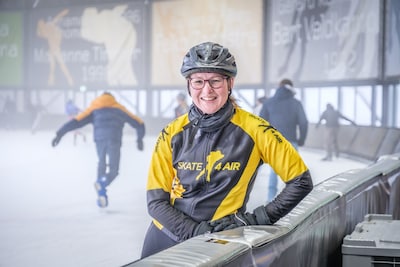 Ze kreeg als prognose dat ze maximaal 25 jaar zou worden, nu schaatst Dinja (31) op zee voor anderen