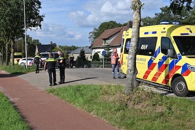 Fietser gewond bij botsing met busje in Etten-Leur, traumahelikopter geland
