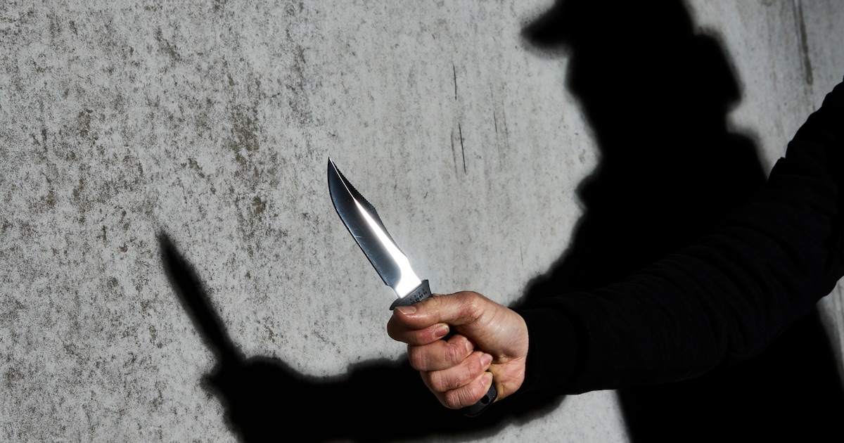 Tweetal berooft Middelburger (46) met mes van fiets en geld