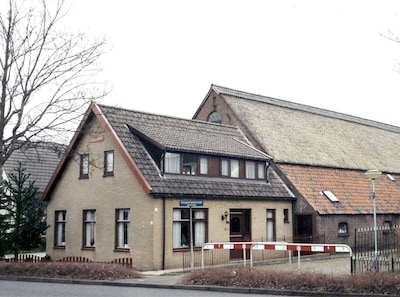 Ooit telde Dubbeldam veel oude boerderijen, nu staan er nauwelijks nog en maar een paar zijn beschermd