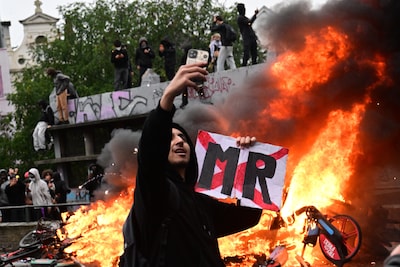 Grote rellen tijdens protestdag in Brussel: politie zet traangas en waterkanon in
